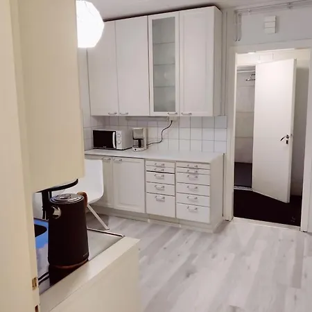 Yksioe Omalla Puusaunalla *