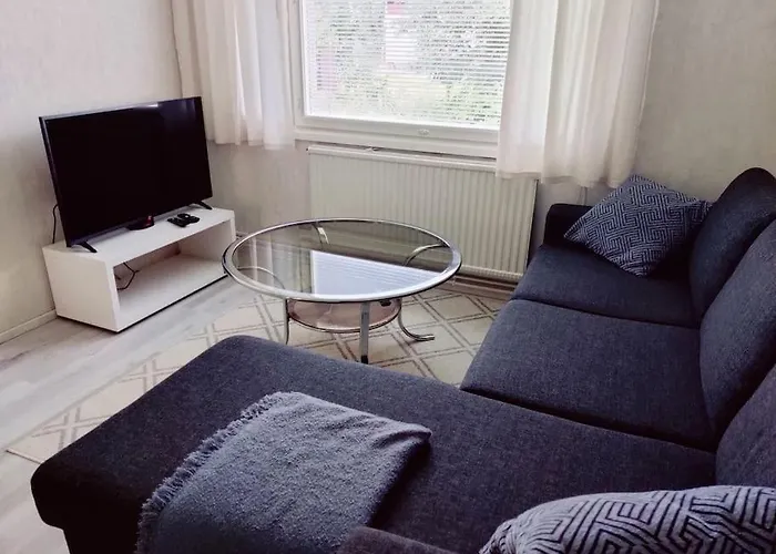 Yksioe Omalla Puusaunalla * 库萨莫